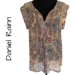 DANIEL RAINN Sheer boho top, Size Medium